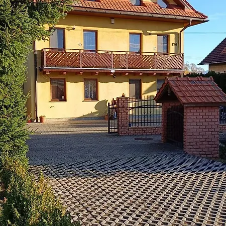 Benevyta Semesterbostad Bobrovec
